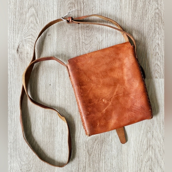 Vintage Tooled Leather Crossbody Bag - Picture 3 of 4